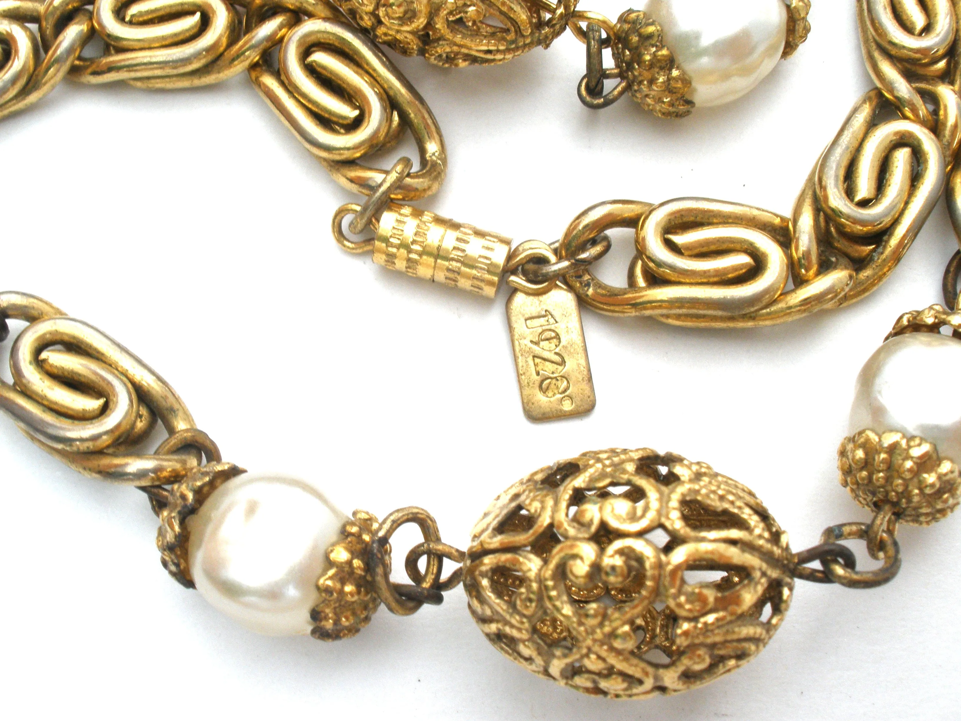 1928 Co Red & Black Gold Tone Necklace