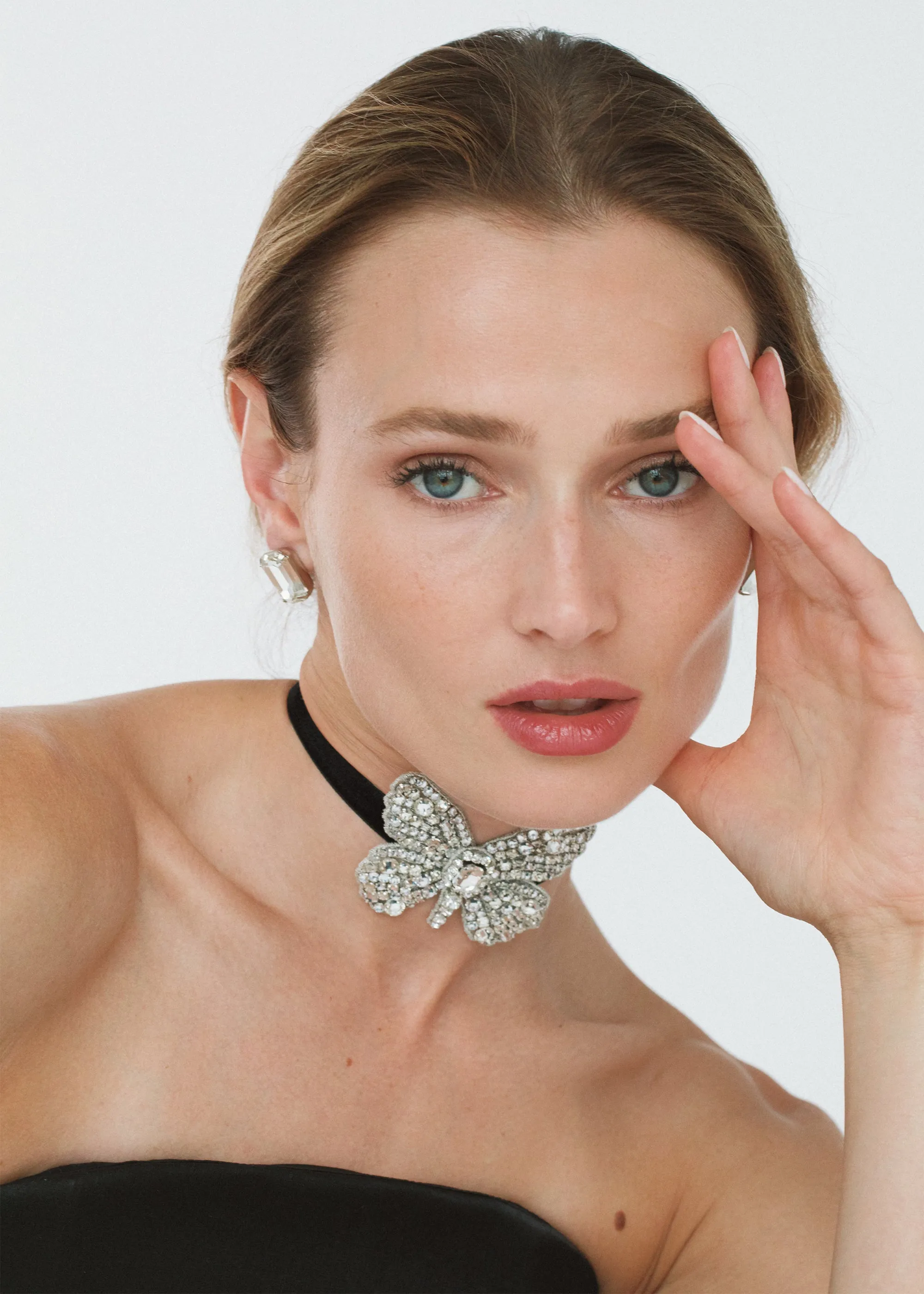 Avry Ribbon Tie -- Crystal
