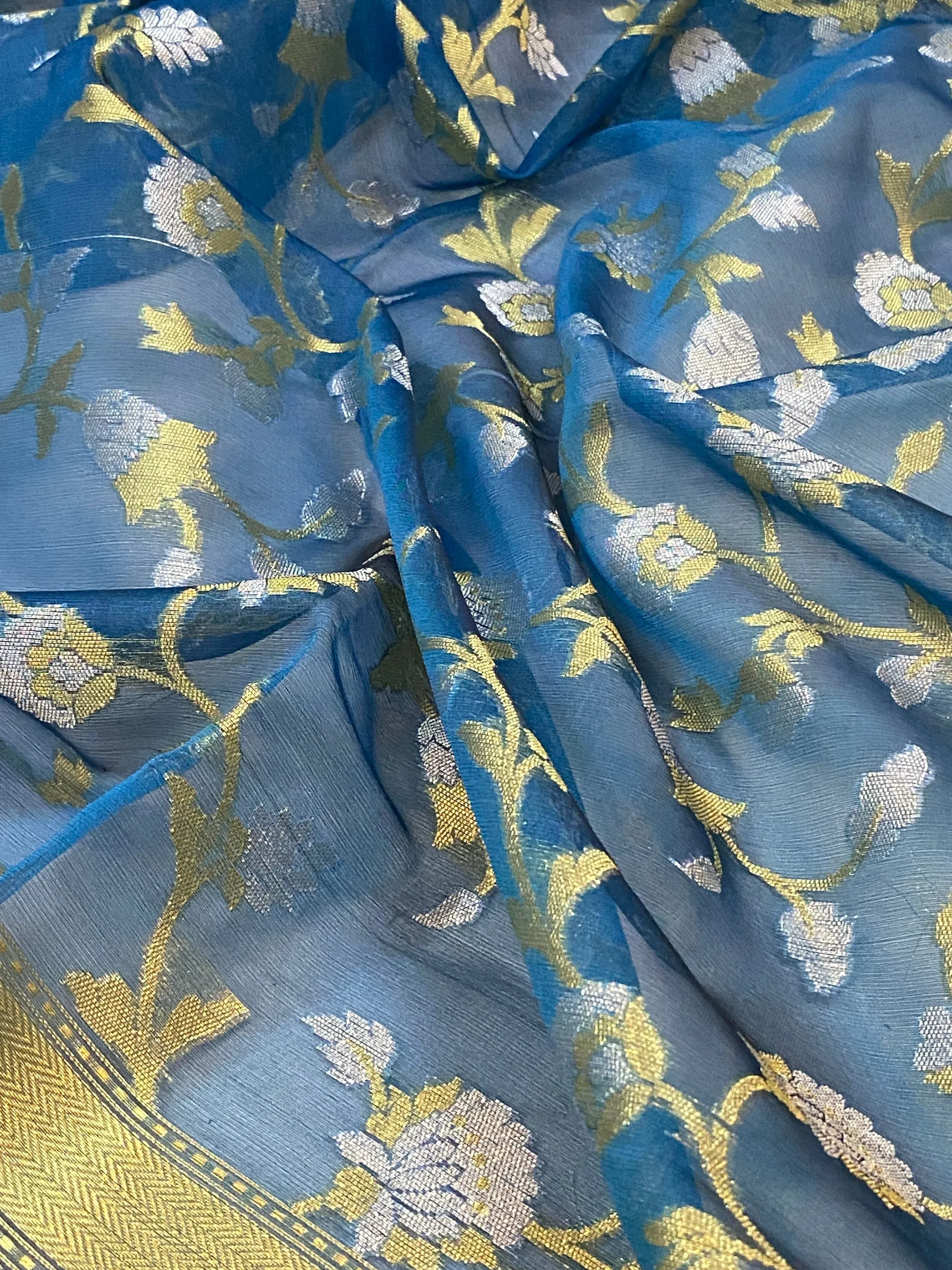 Elegant Handloom Banarasi Sari in Blue Pure Organza Silk