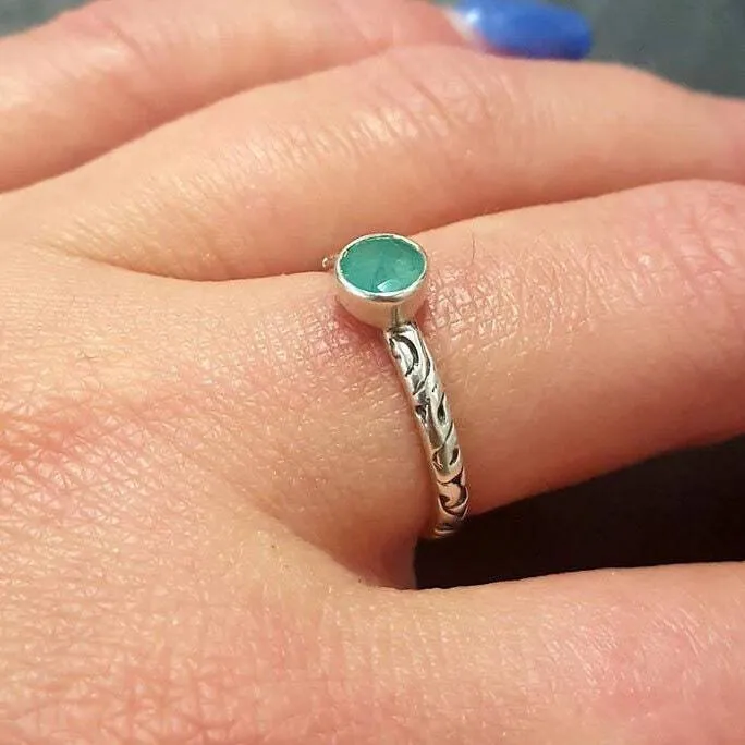 Genuine Emerald Ring - Engraved Silver Ring - Green Round Ring