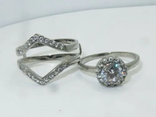 Jewellery Kingdom Cubic Zirconia Band Guard 2pcs Stainless Steel 3CT Engagement Wedding Ladies Ring Set